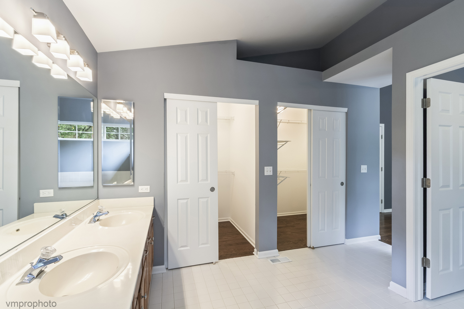 1428 Somerset Court Property Photo 34