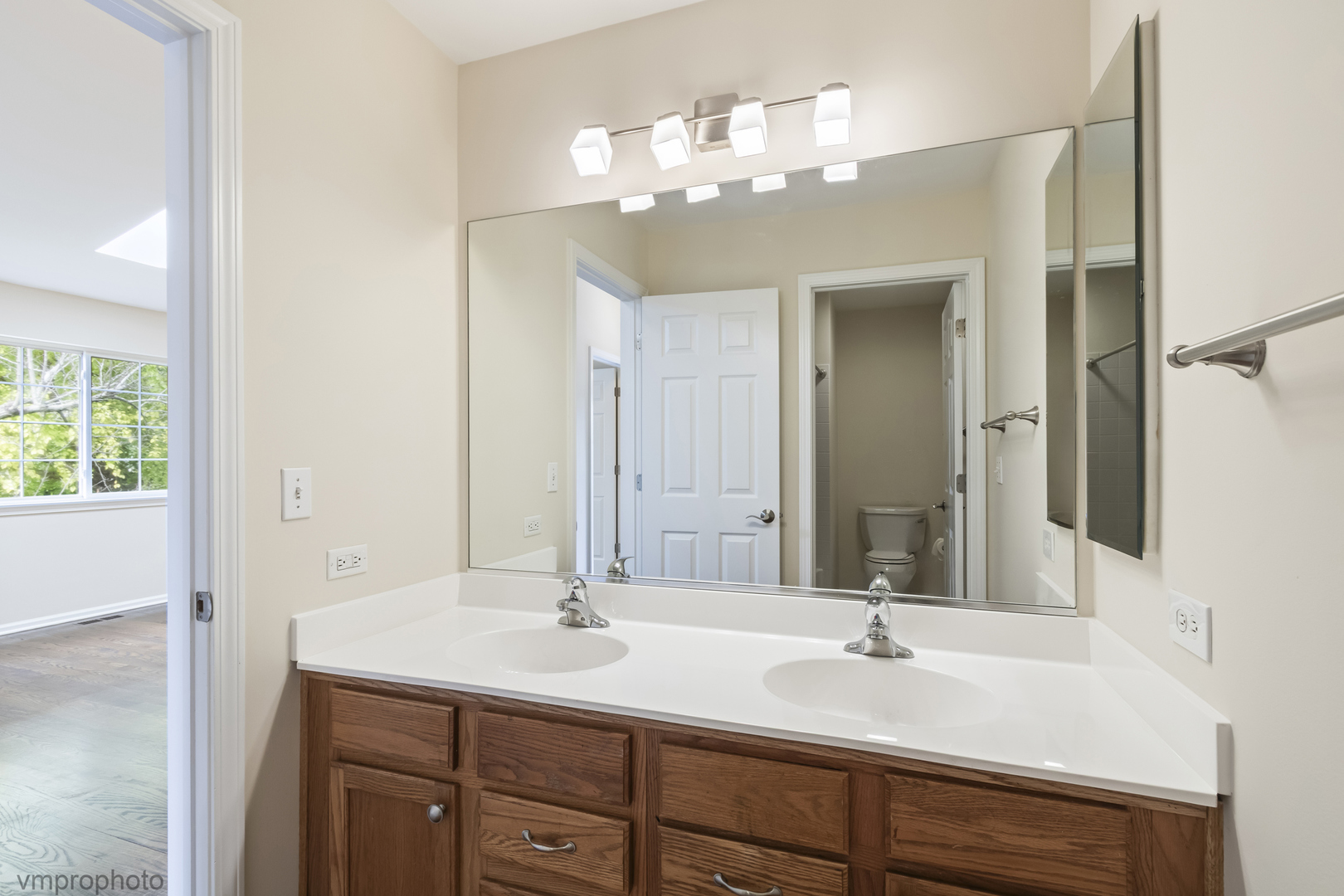 1428 Somerset Court Property Photo 37