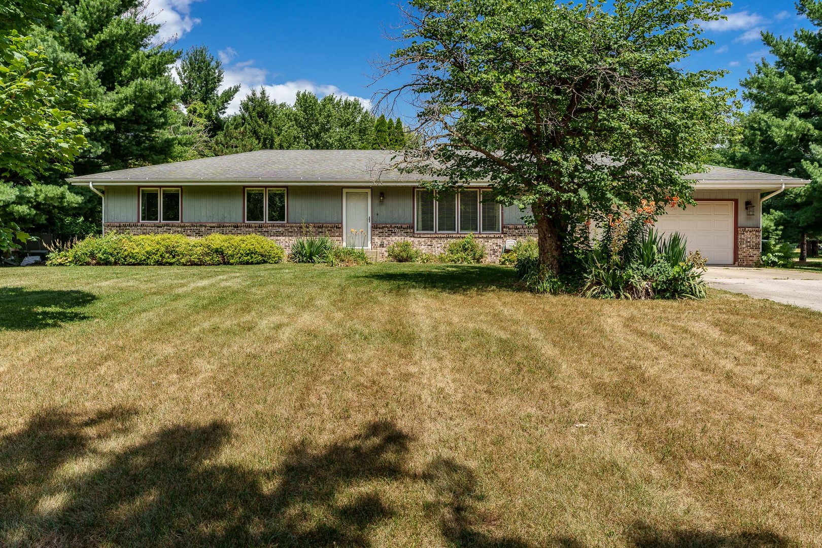 4315 W Rockton Road Property Photo 1
