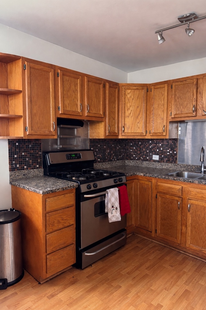 2901 S Michigan Avenue 1610 Property Photo 2