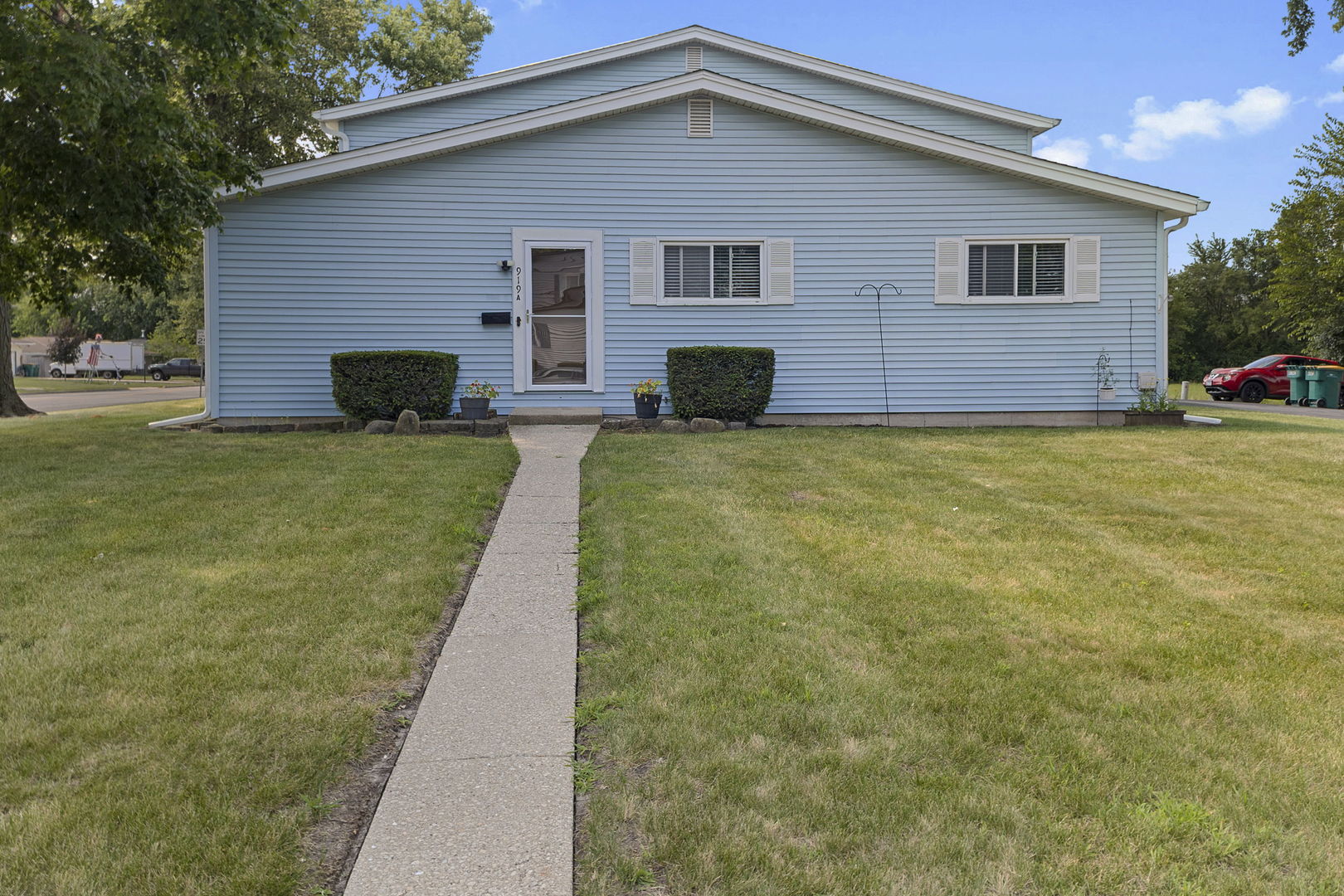 919 Gael Drive A Property Photo 1