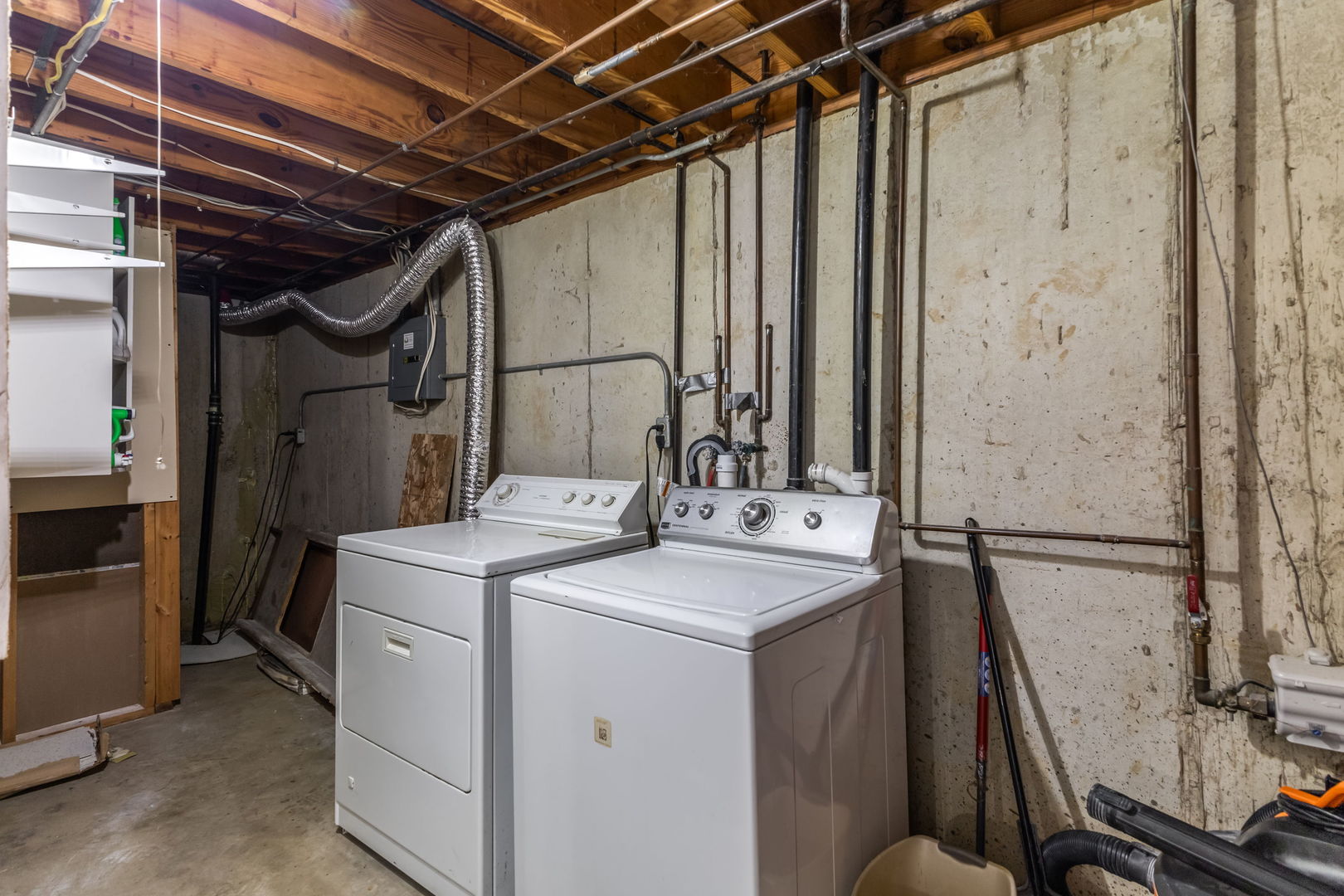 919 Gael Drive A Property Photo 15