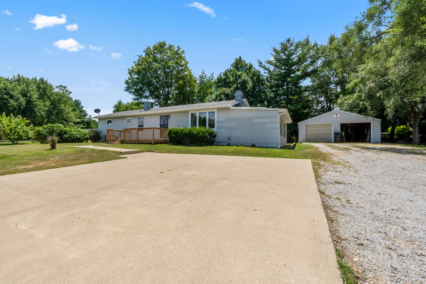 19721 Us 150 Highway Property Photo 3