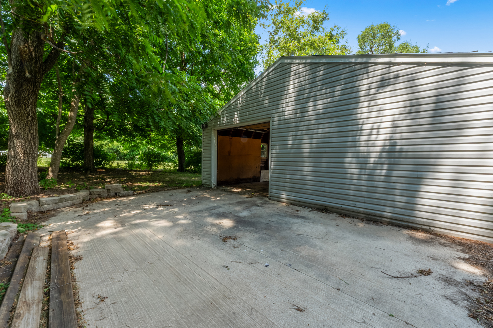 19721 Us 150 Highway Property Photo 5