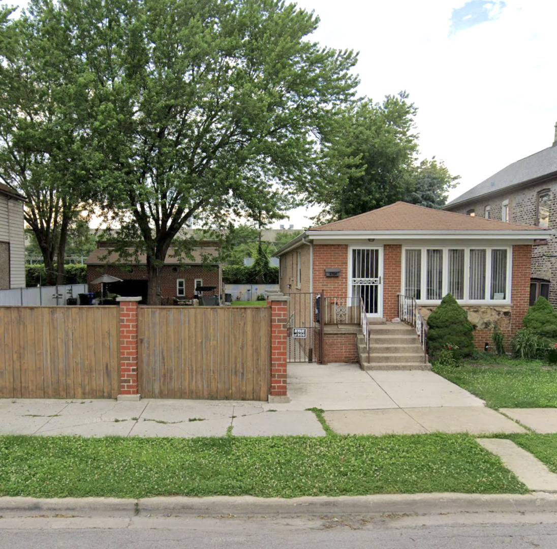 2706 S Hillock Avenue Property Photo 1
