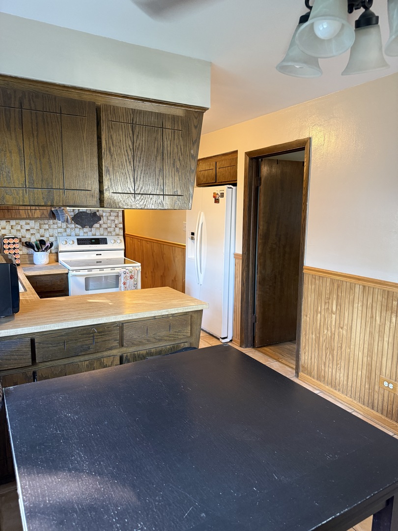 2706 S Hillock Avenue Property Photo 9
