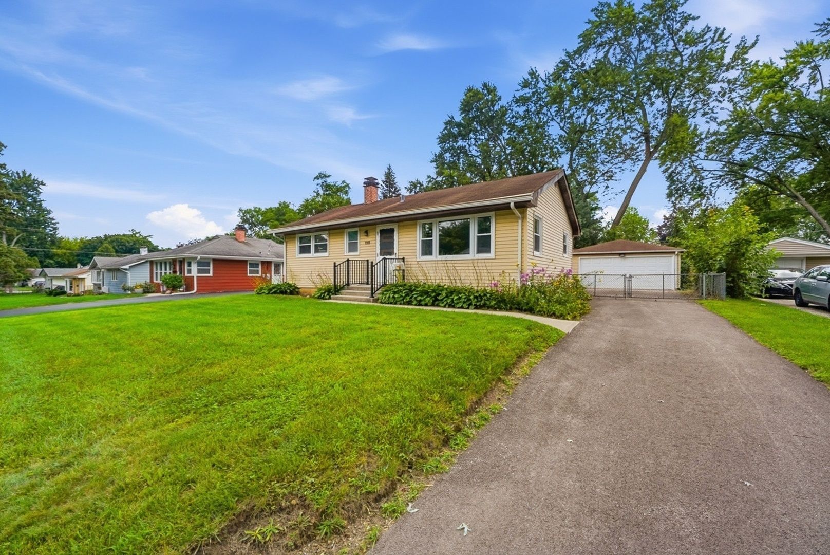 423 Lawrence Avenue Property Photo 1