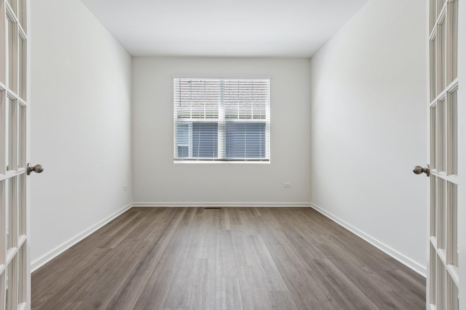 14723 S Greenbriar Drive Property Photo 4