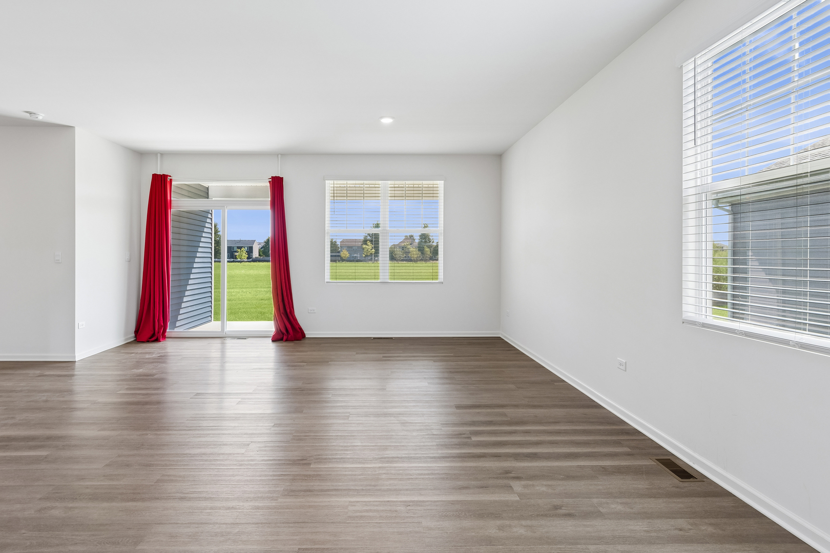 14723 S Greenbriar Drive Property Photo 7
