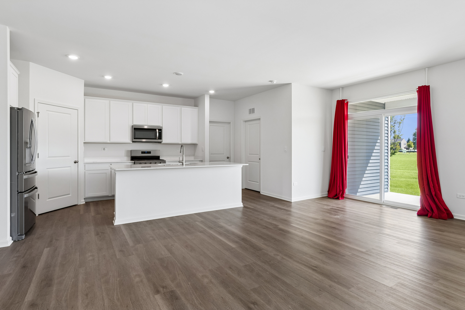 14723 S Greenbriar Drive Property Photo 8