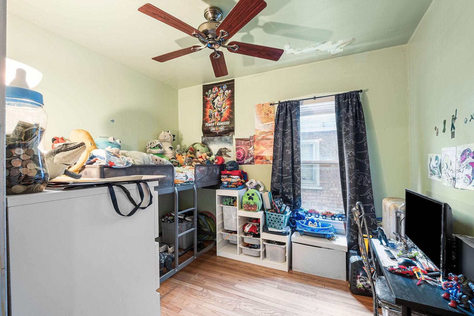 2019 N Leclaire Avenue Property Photo 6