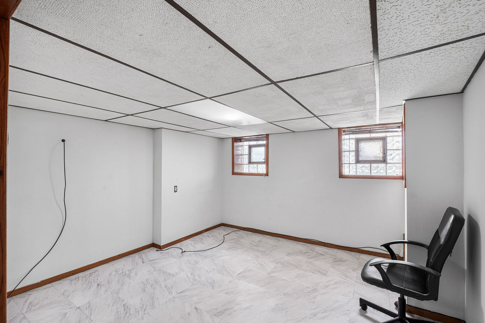2019 N Leclaire Avenue Property Photo 8