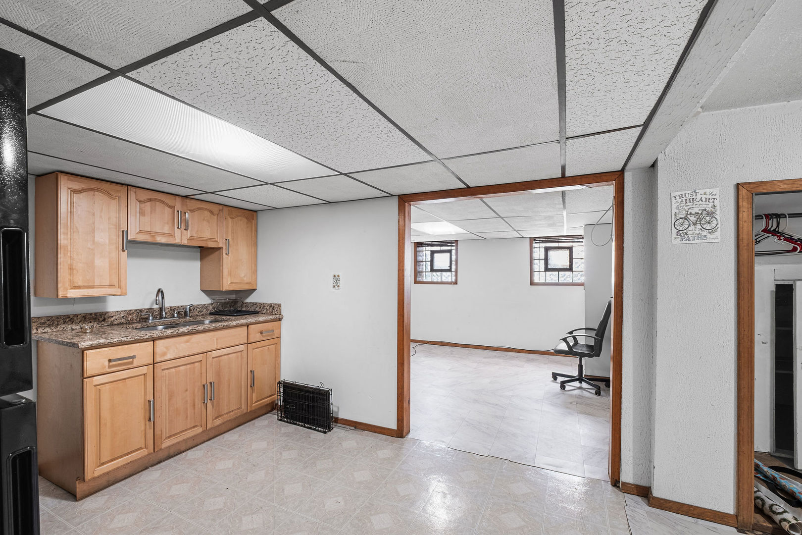 2019 N Leclaire Avenue Property Photo 10