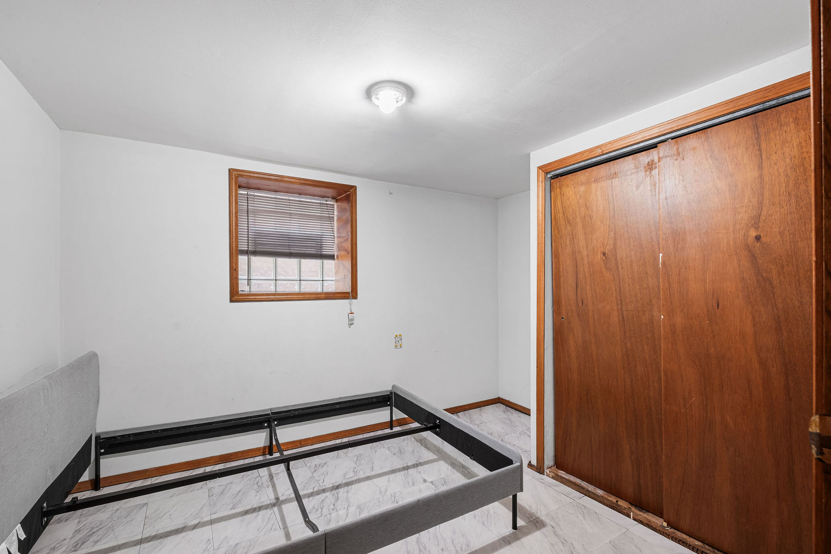 2019 N Leclaire Avenue Property Photo 11
