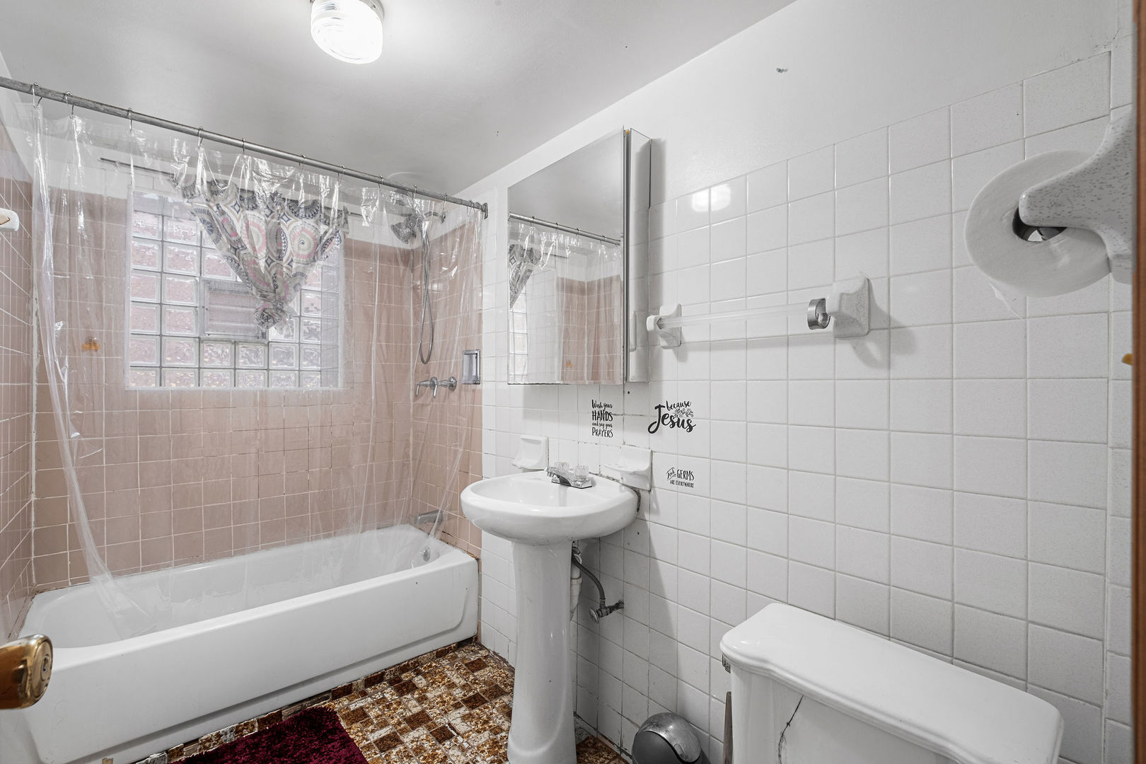 2019 N Leclaire Avenue Property Photo 13