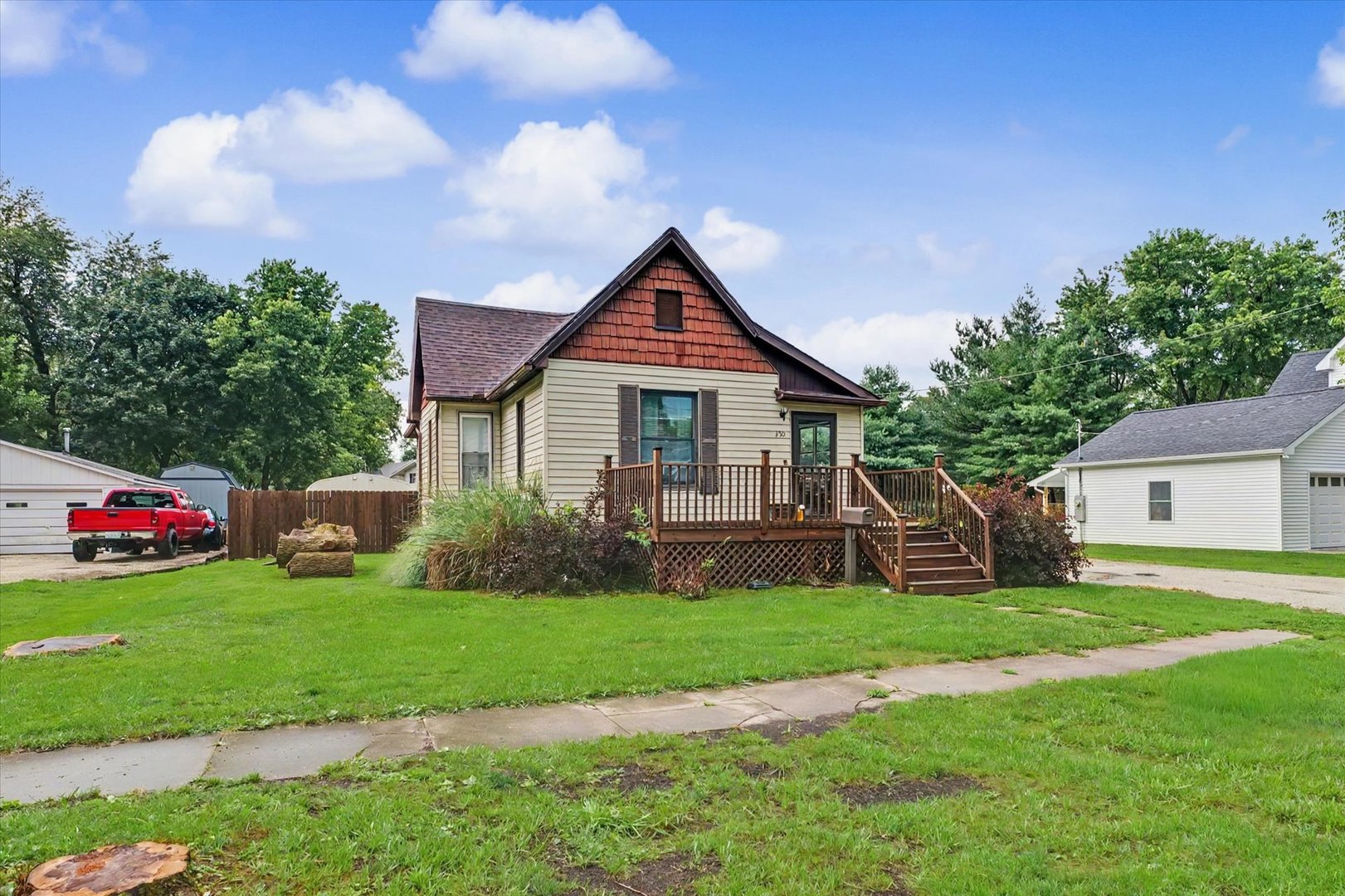 350 S Elm Street Property Photo 2