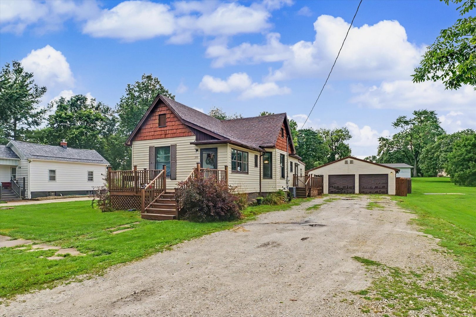 350 S Elm Street Property Photo 3