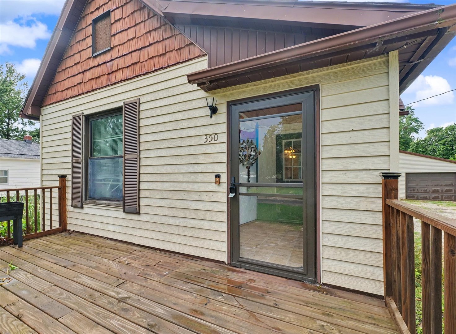 350 S Elm Street Property Photo 4