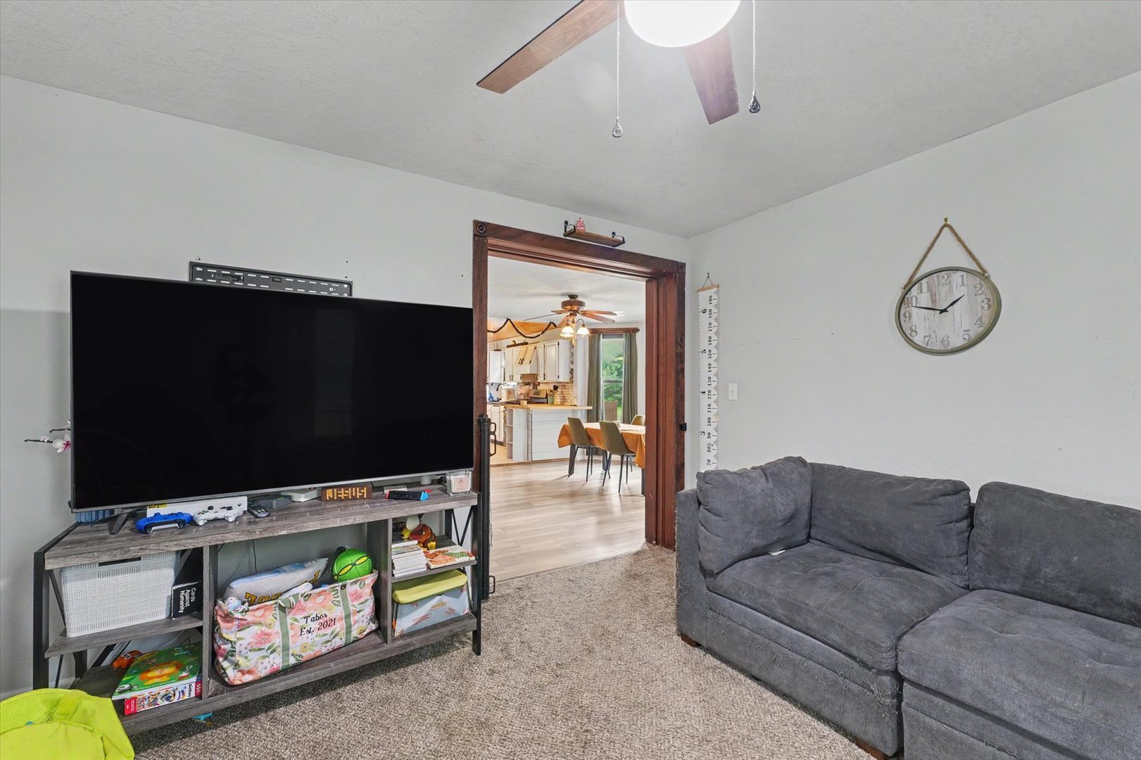 350 S Elm Street Property Photo 7