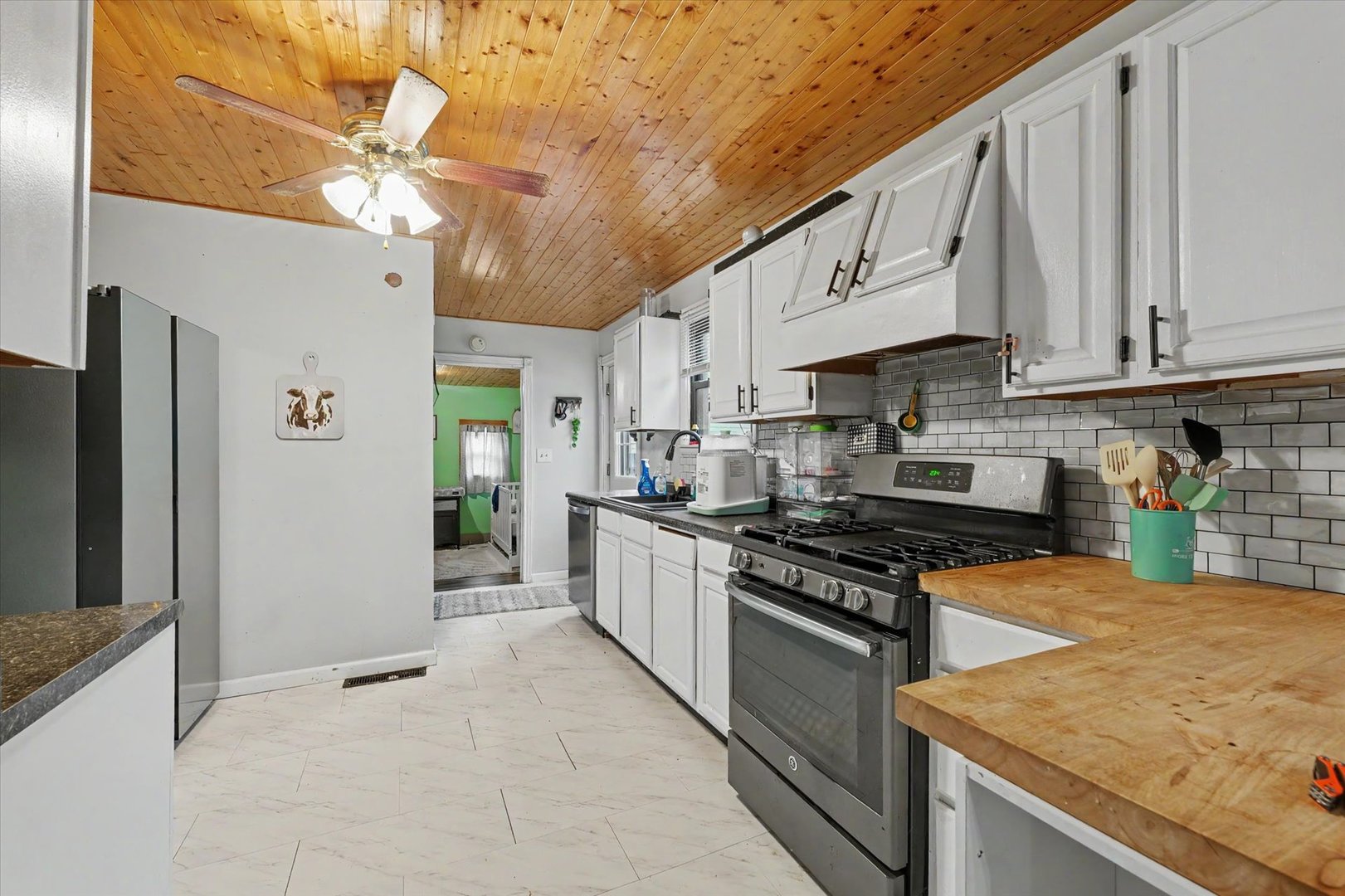 350 S Elm Street Property Photo 10