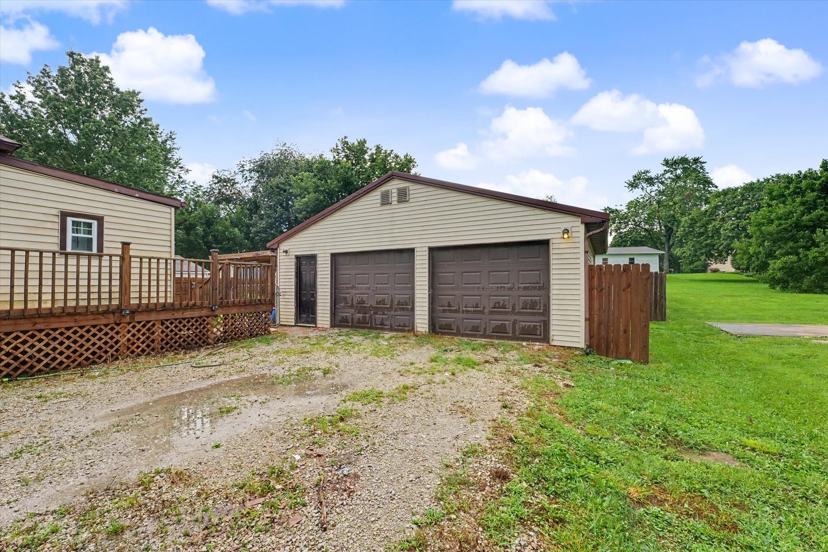 350 S Elm Street Property Photo 23