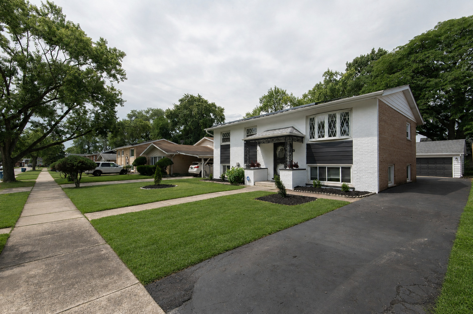12216 S Lawndale Avenue Property Photo 2