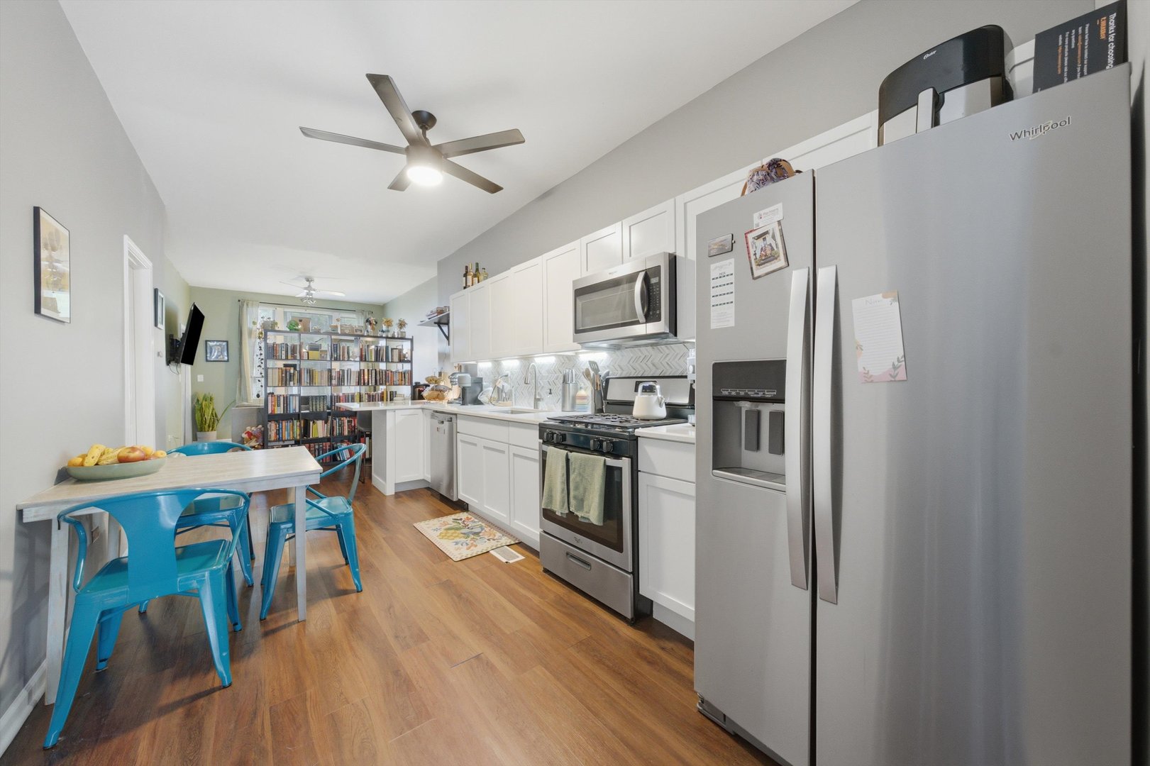 437 W 44th Place Property Photo 12