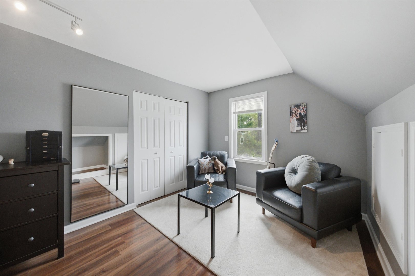 437 W 44th Place Property Photo 19