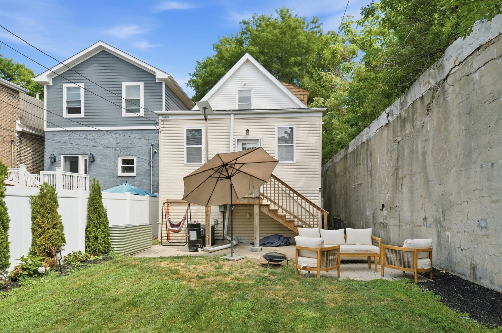 437 W 44th Place Property Photo 34
