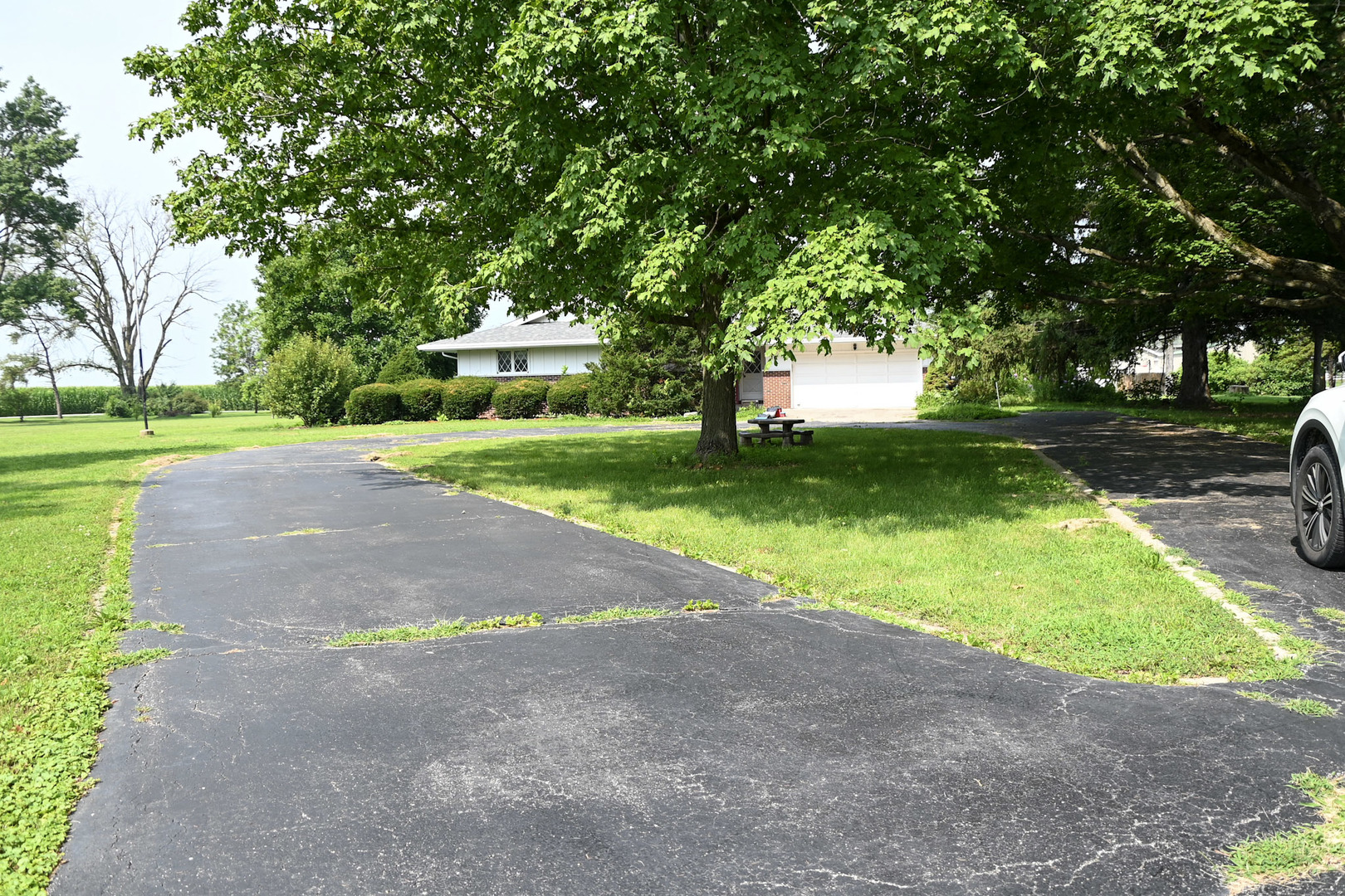 621 S Oakwood Street Property Photo 2
