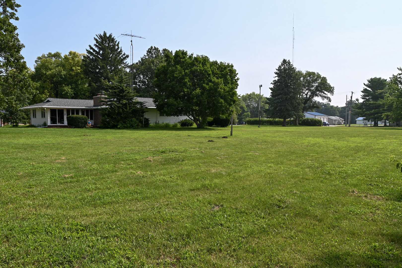621 S Oakwood Street Property Photo 3