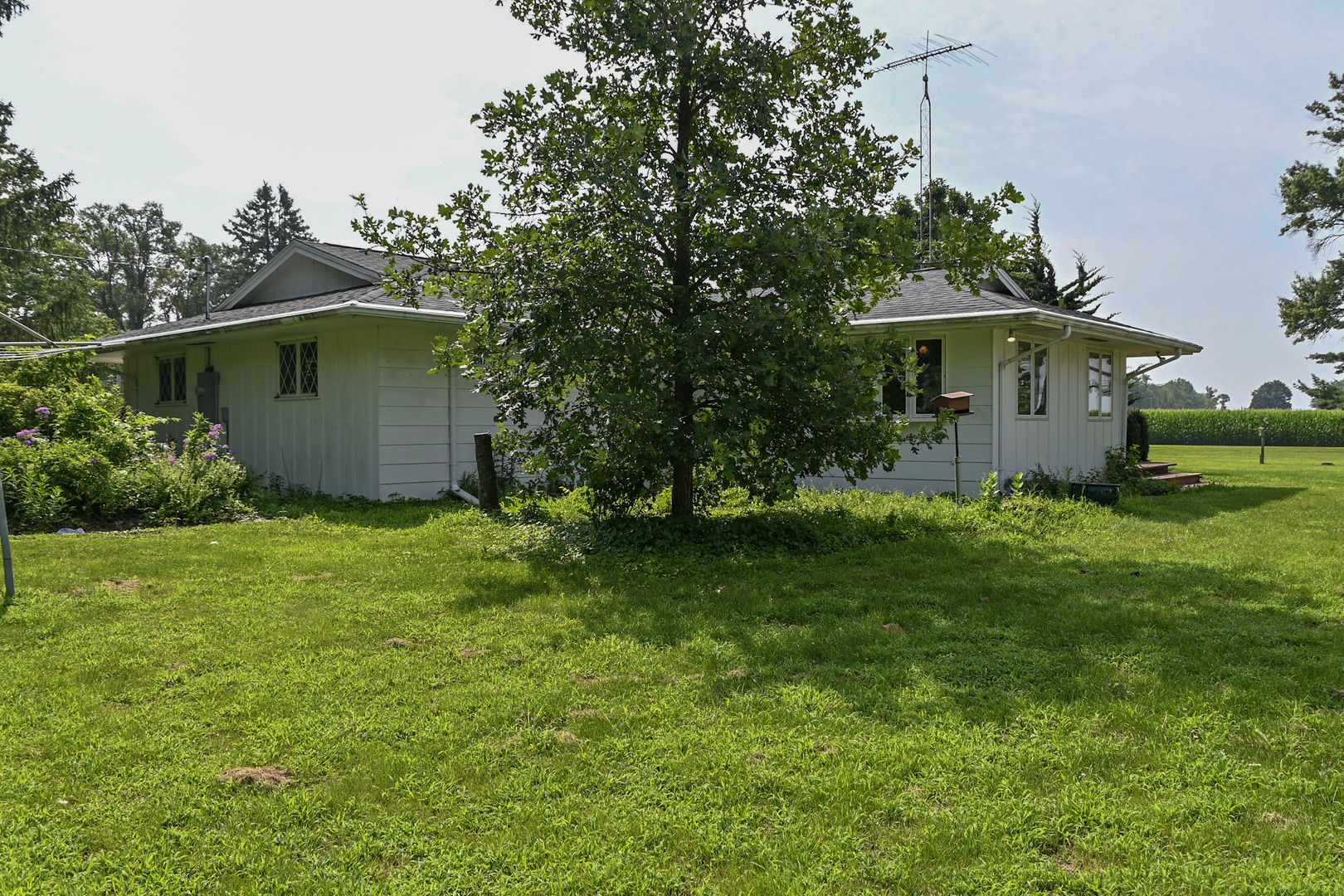 621 S Oakwood Street Property Photo 5