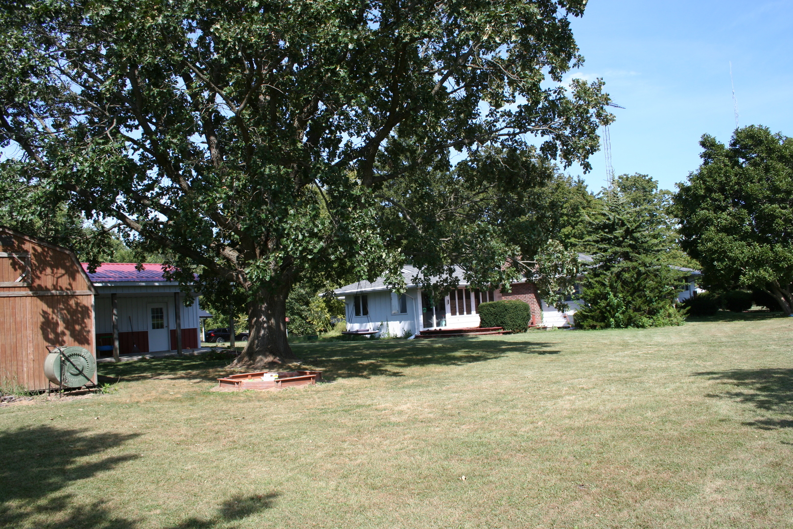 621 S Oakwood Street Property Photo 12