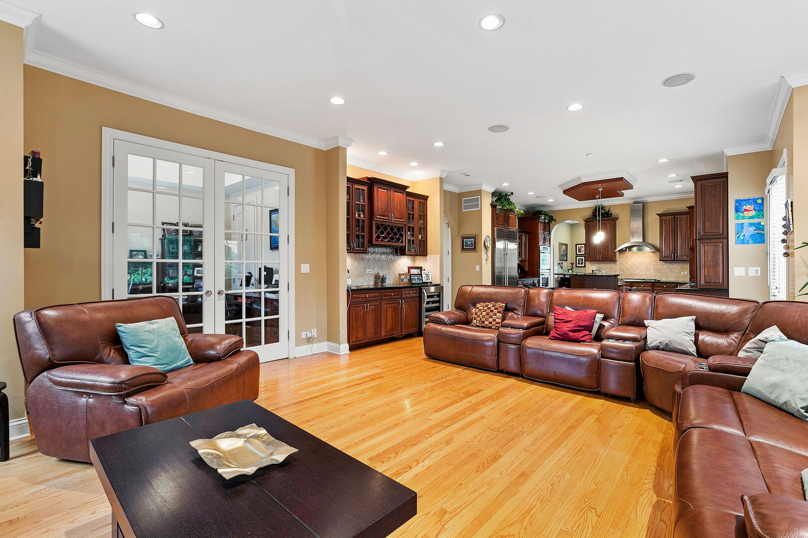 1008 Meadow Road Property Photo 11