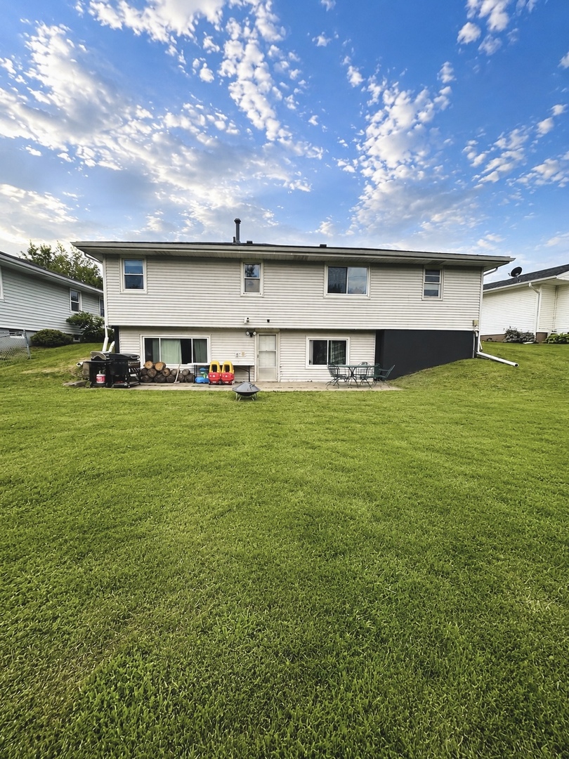 1242 8th Avenue Property Photo 2