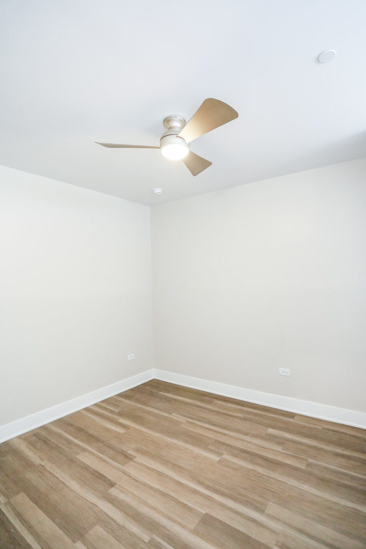 880 Lee Street 315 Property Photo 10