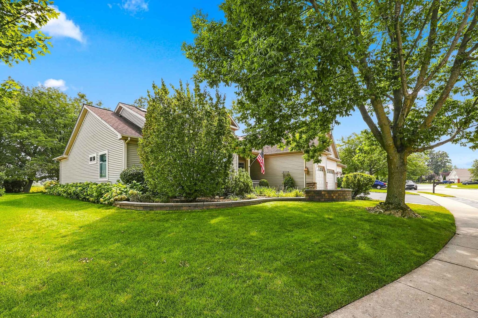 12128 Spring Creek Drive Property Photo 4