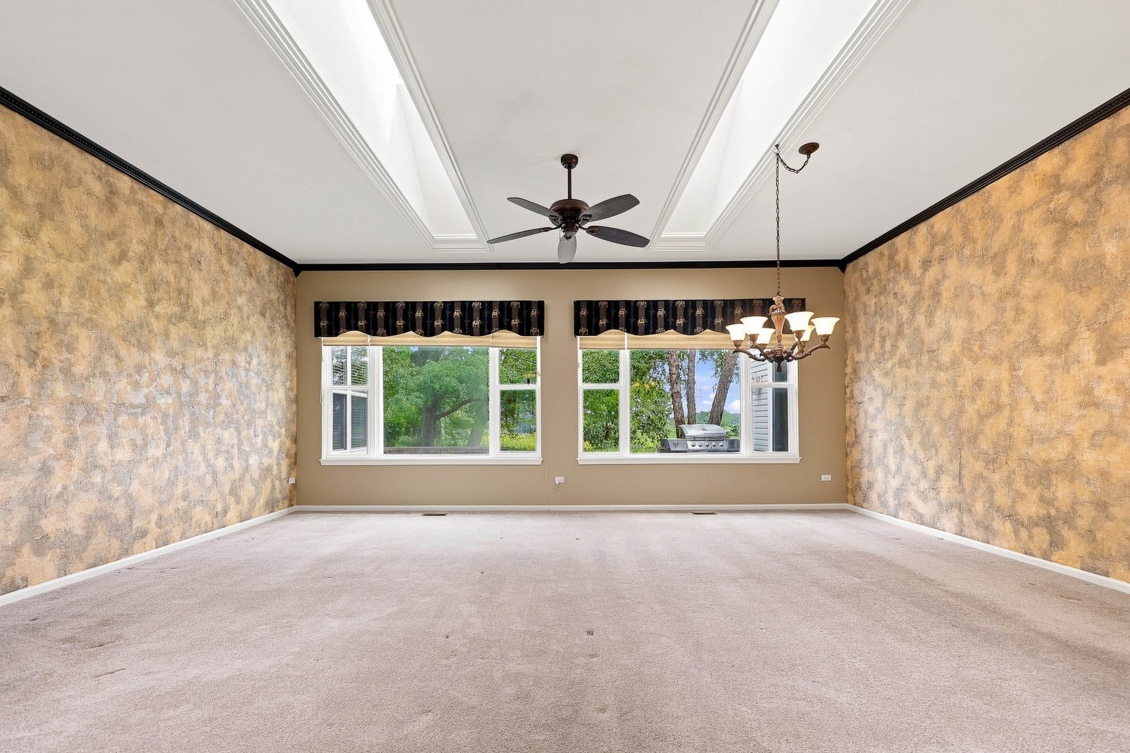 12128 Spring Creek Drive Property Photo 6