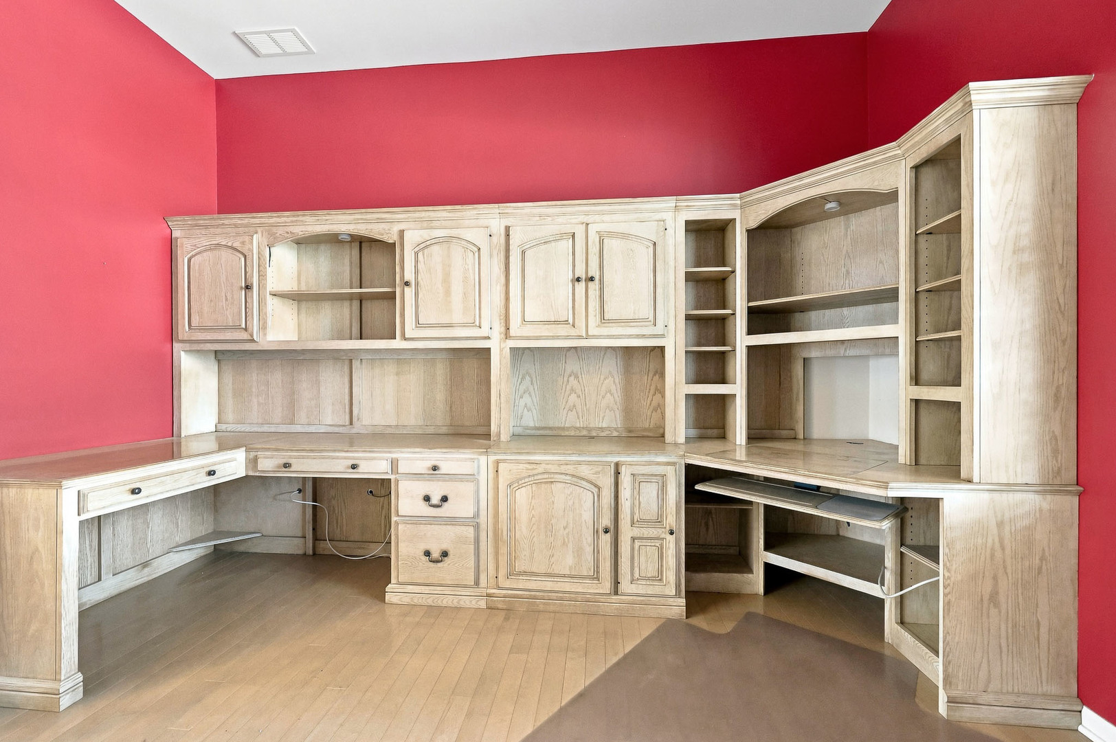 12128 Spring Creek Drive Property Photo 11