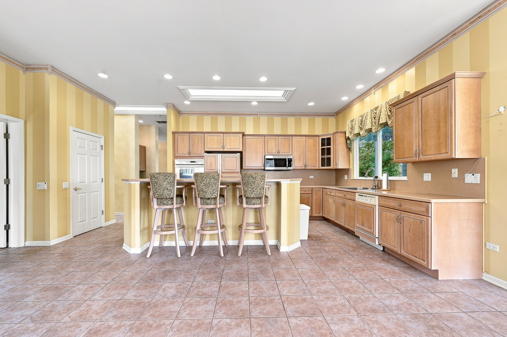 12128 Spring Creek Drive Property Photo 13
