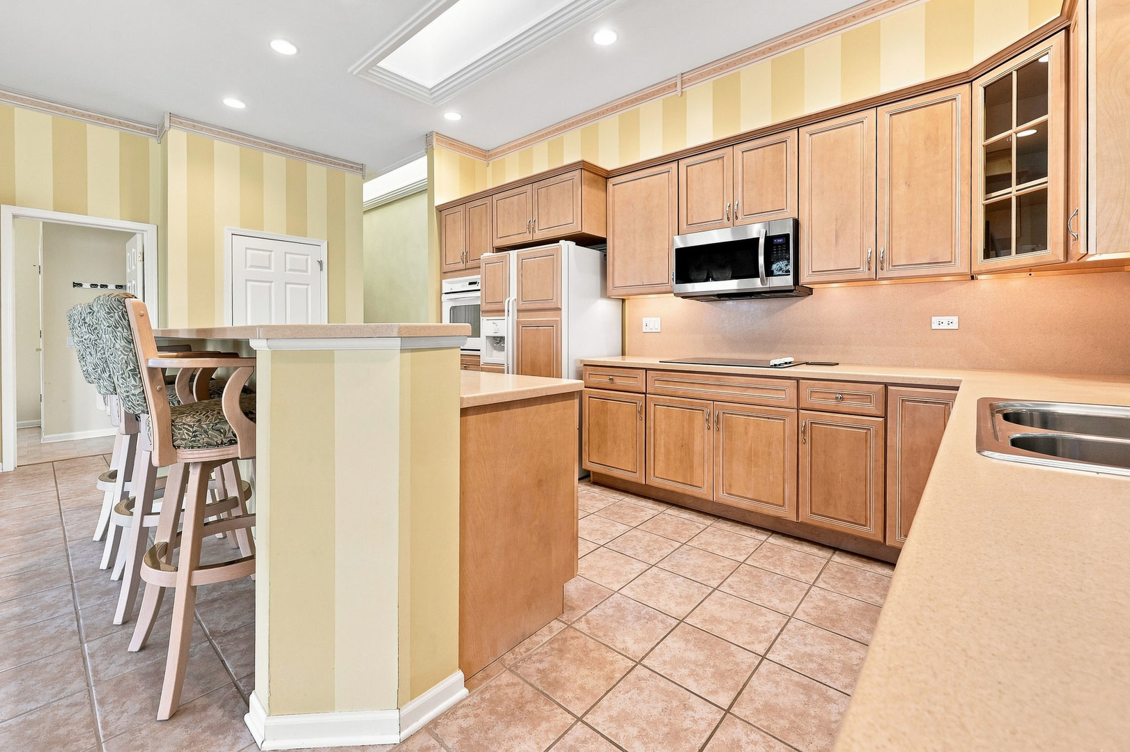 12128 Spring Creek Drive Property Photo 16