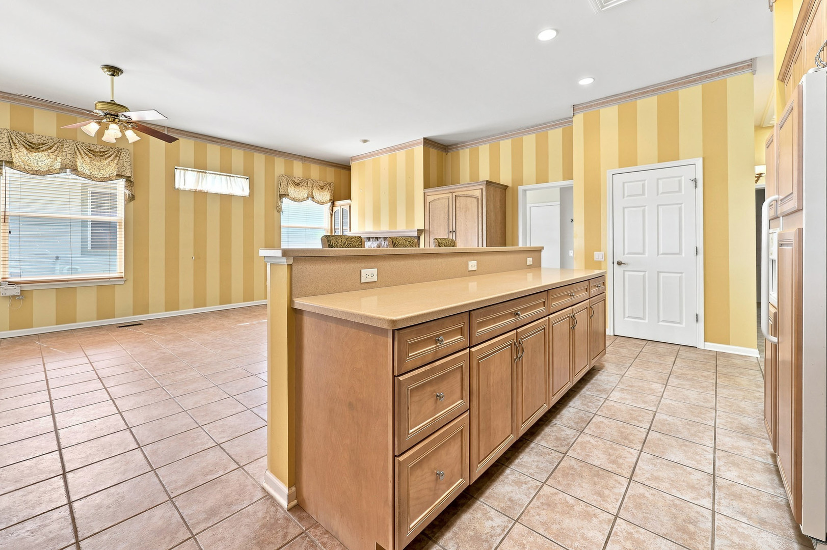 12128 Spring Creek Drive Property Photo 19