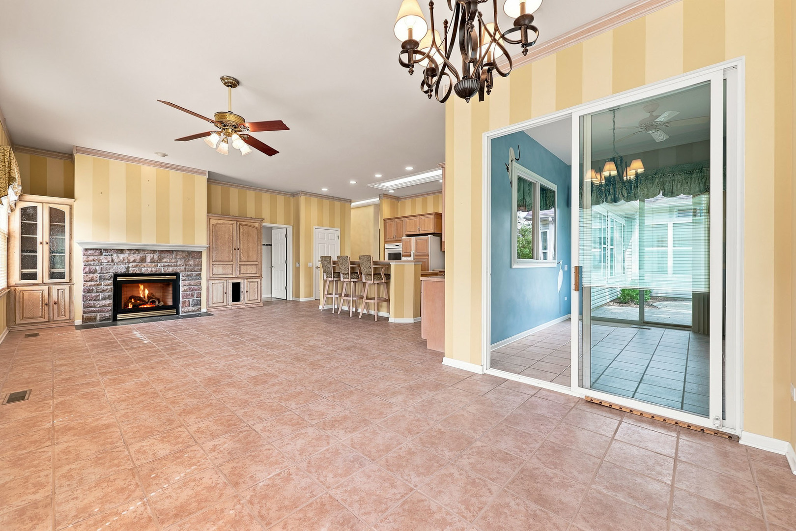 12128 Spring Creek Drive Property Photo 21