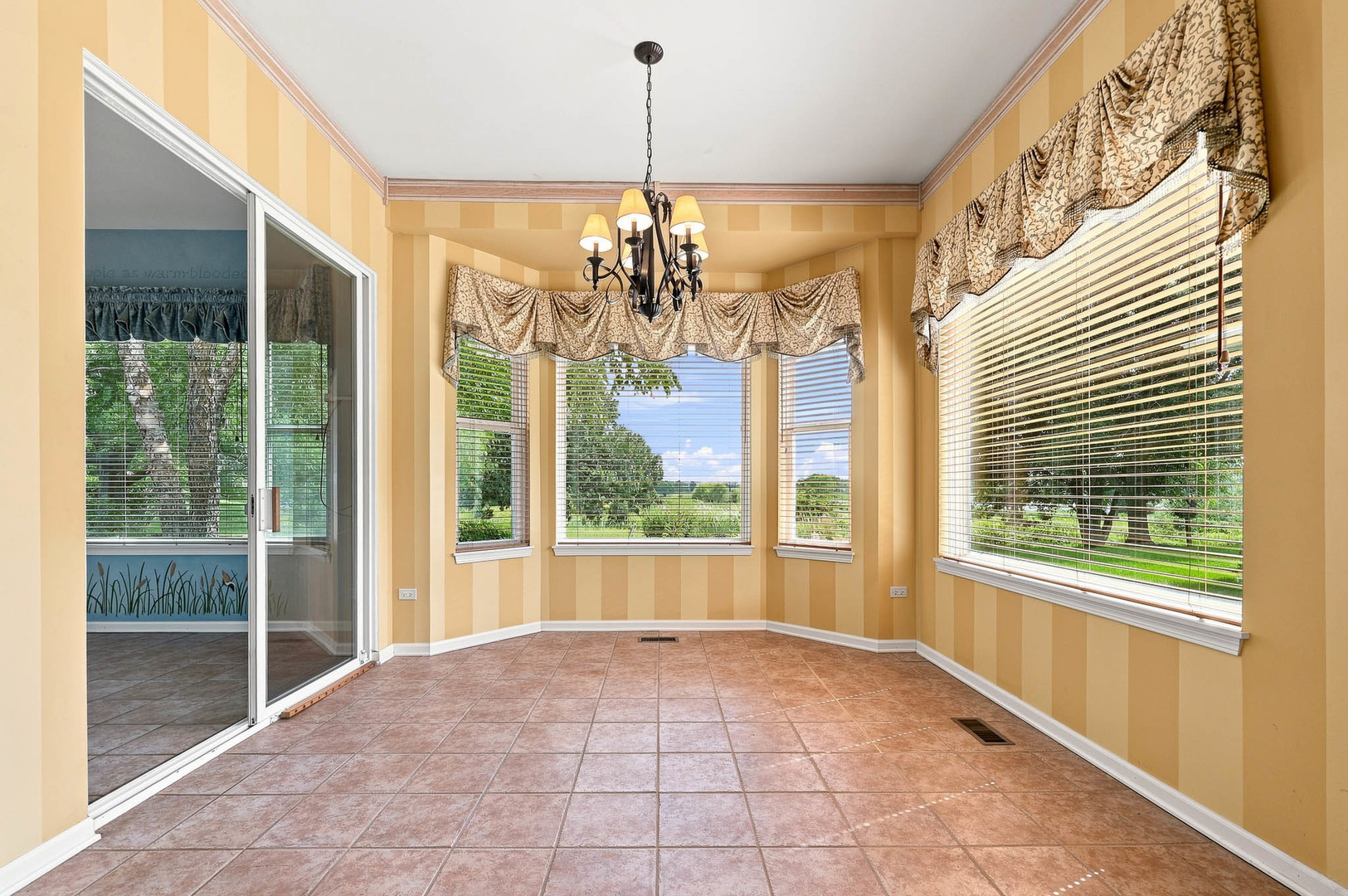 12128 Spring Creek Drive Property Photo 24