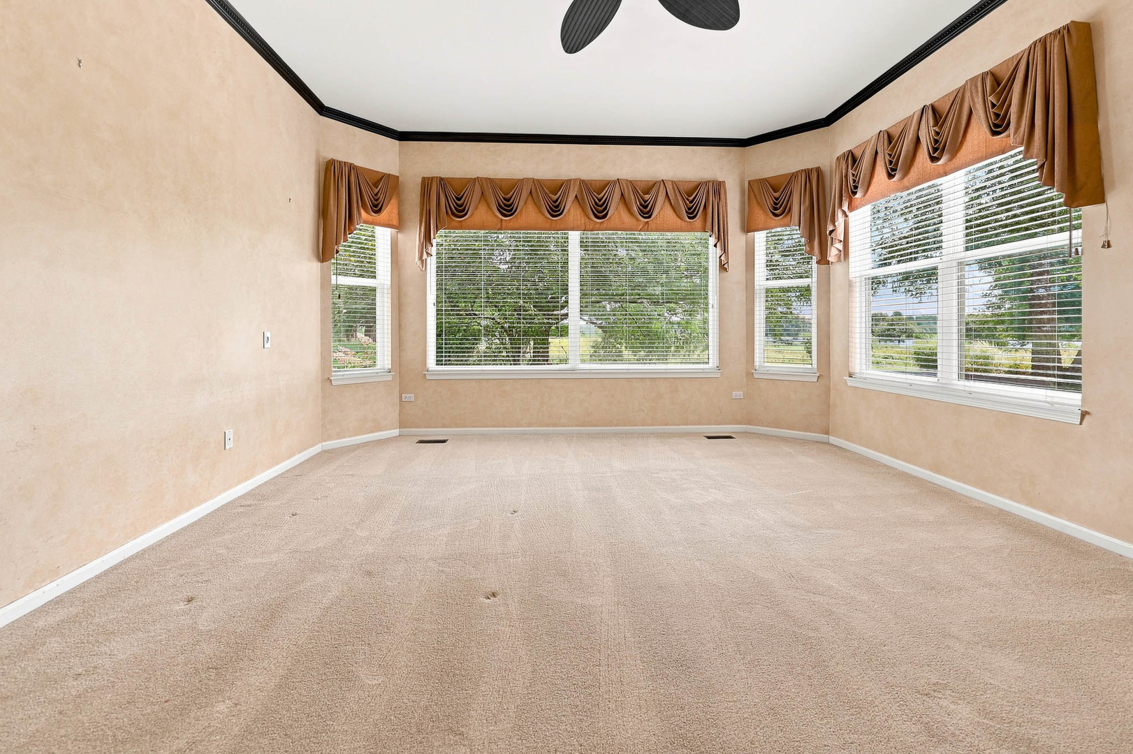 12128 Spring Creek Drive Property Photo 27