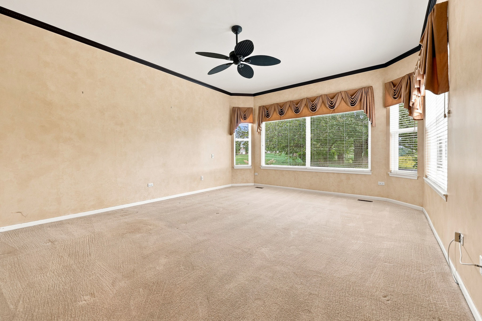 12128 Spring Creek Drive Property Photo 28