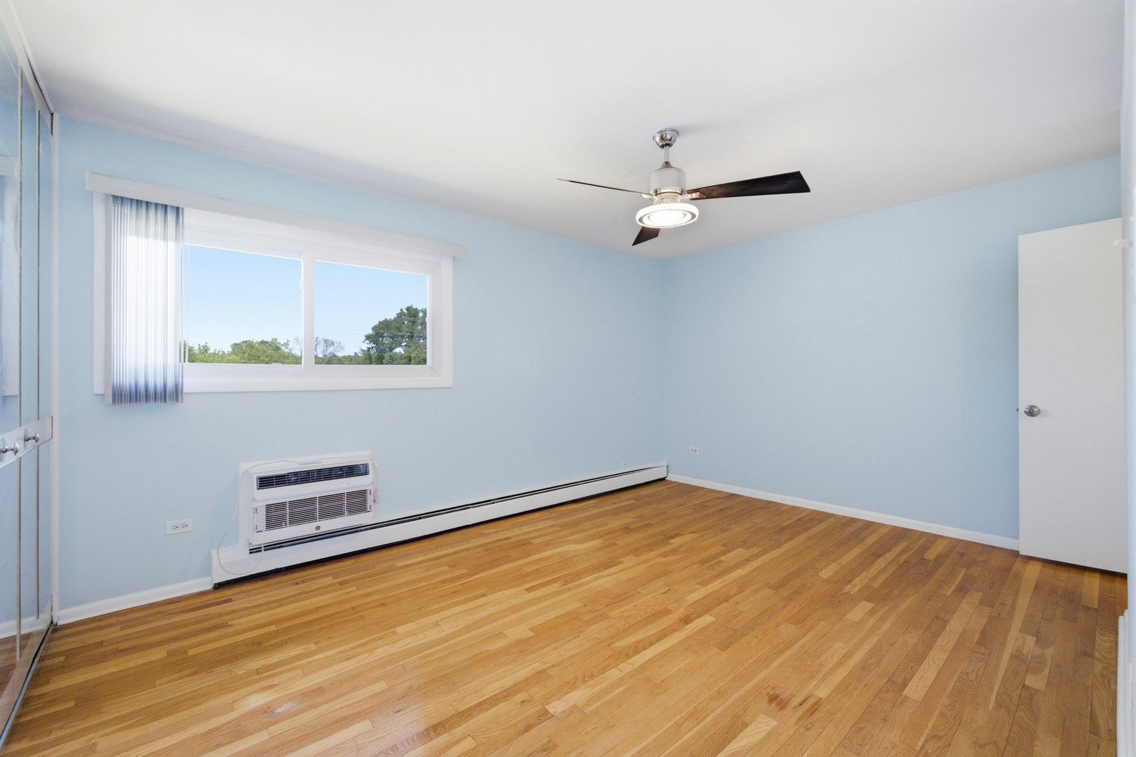 8856 Northshore Drive 201a Property Photo 10