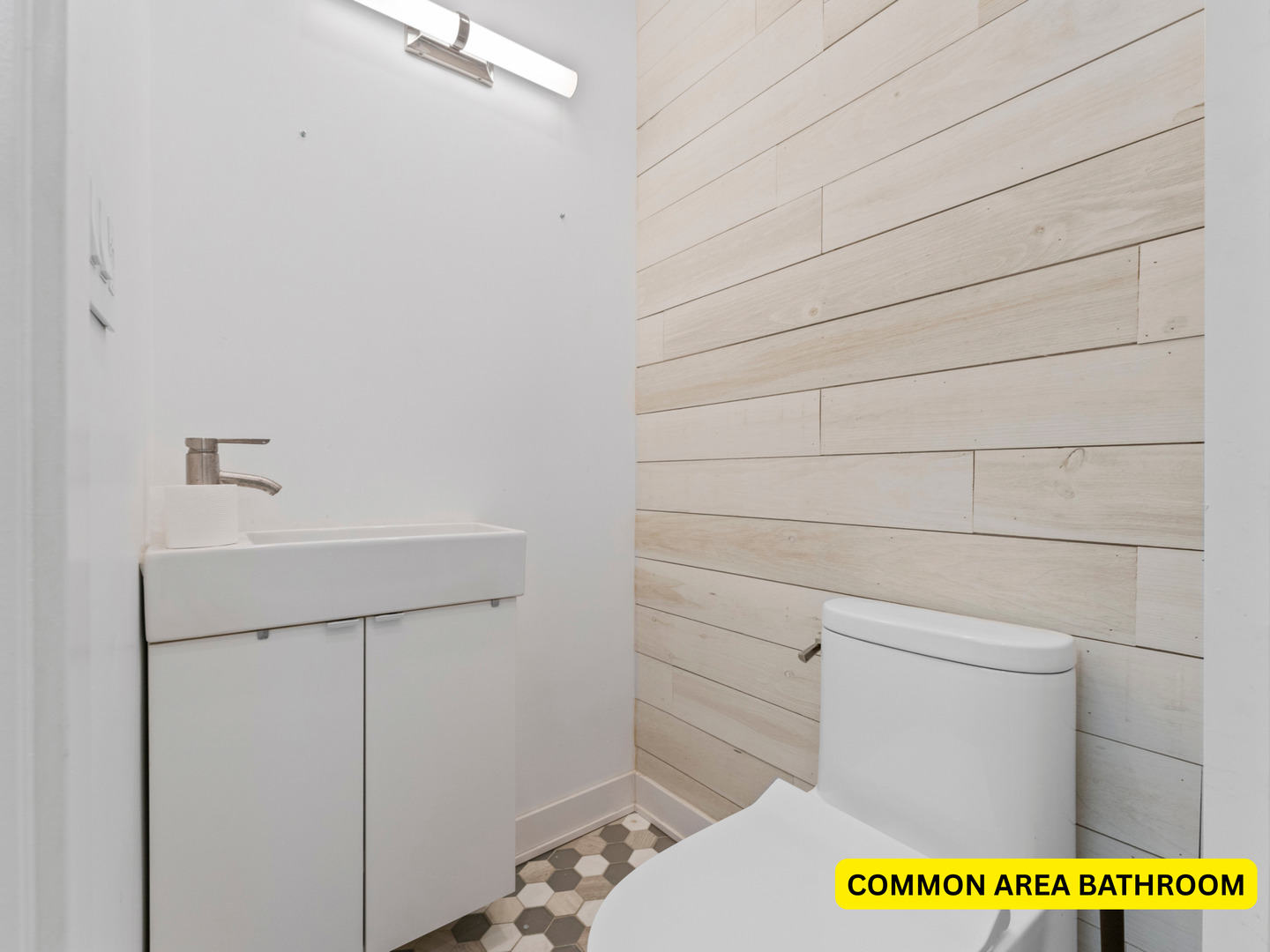 22 W Ontario Street 300-b Property Photo 6