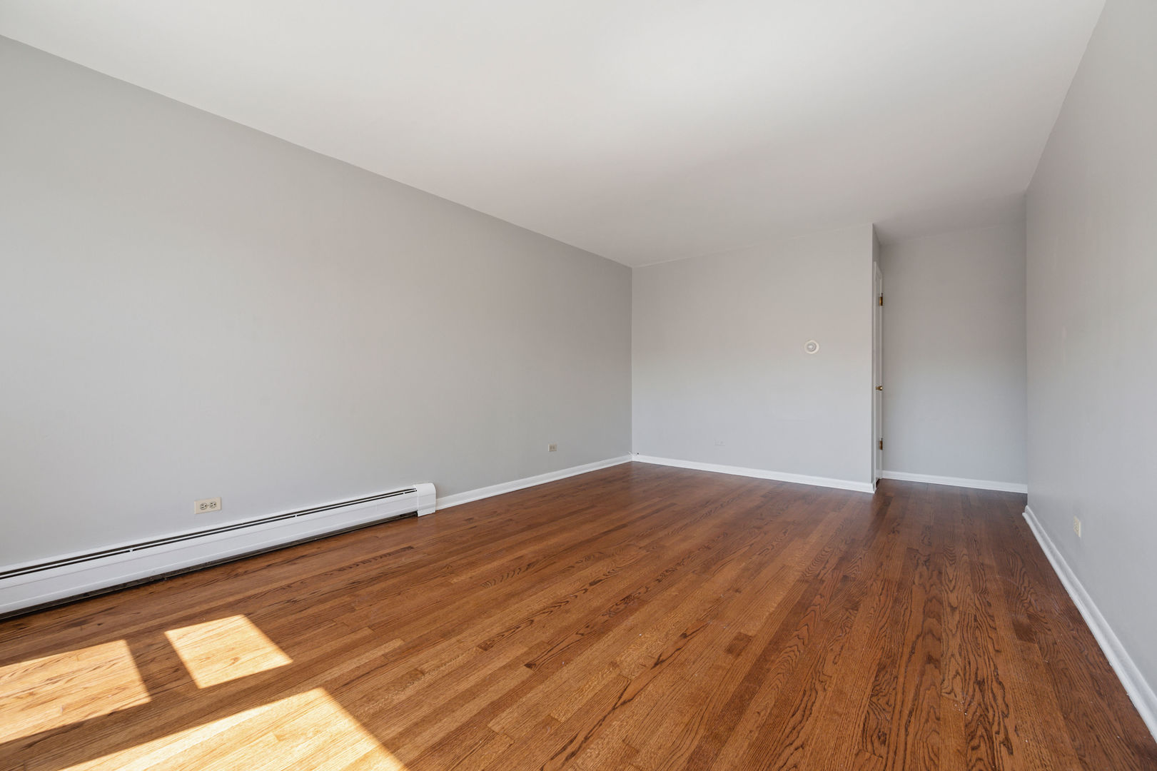 4912 W Berteau Avenue Property Photo 3