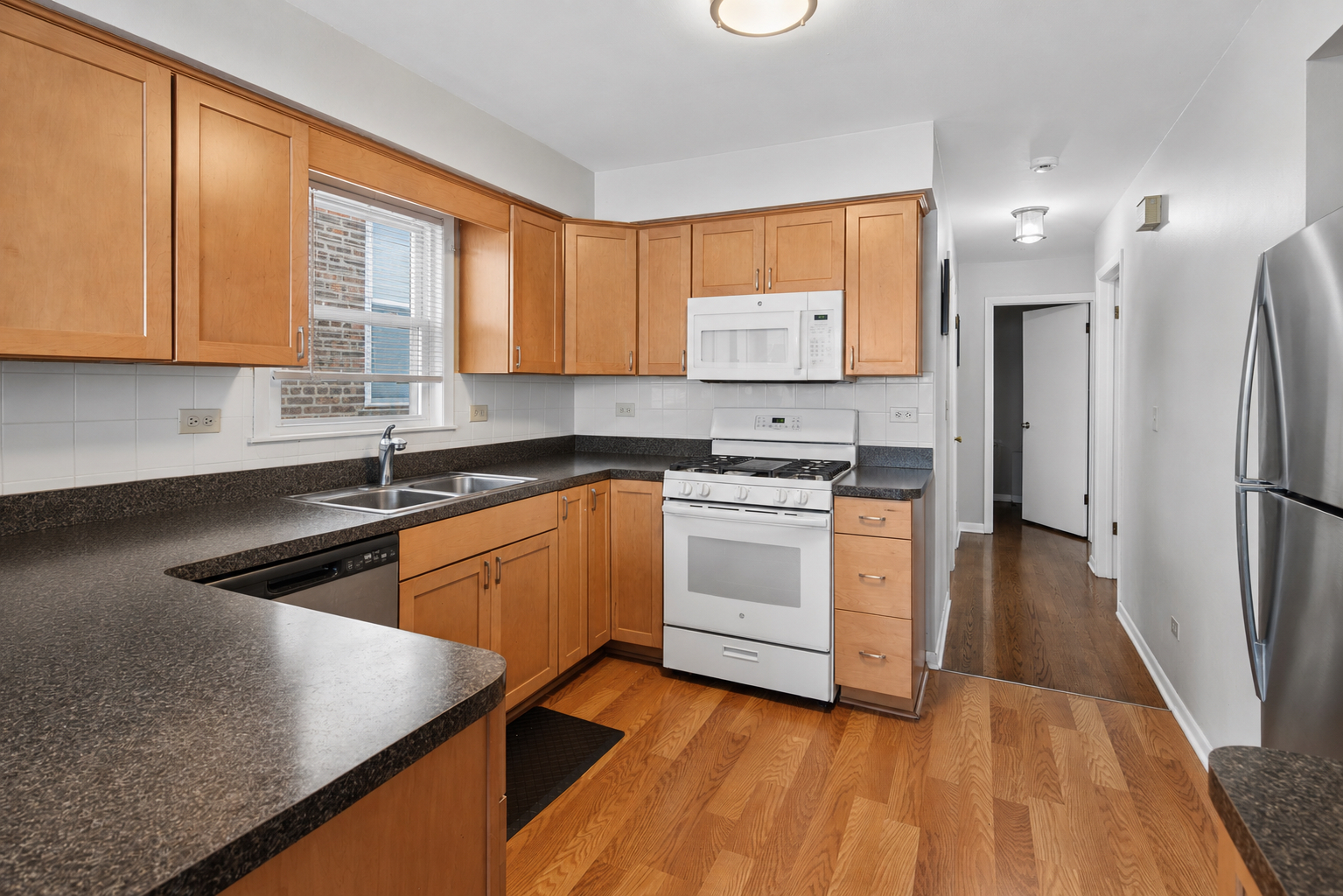 4912 W Berteau Avenue Property Photo 4